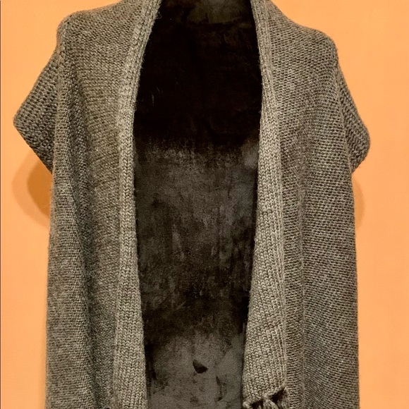 Sweater/Shrug - Picture 6 of 9